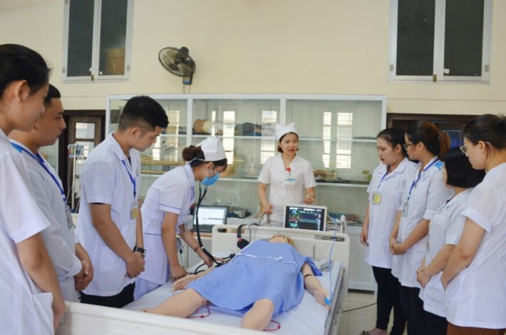 hoc-cao-dang-y-te-ra-lam-gi