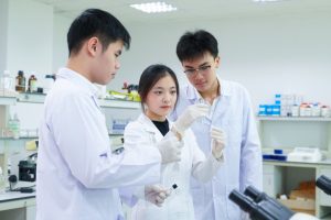 Ngành Xét nghiệm Y học mang đến nhiều cơ hội việc làm tại các bệnh viện và cơ sở y tế